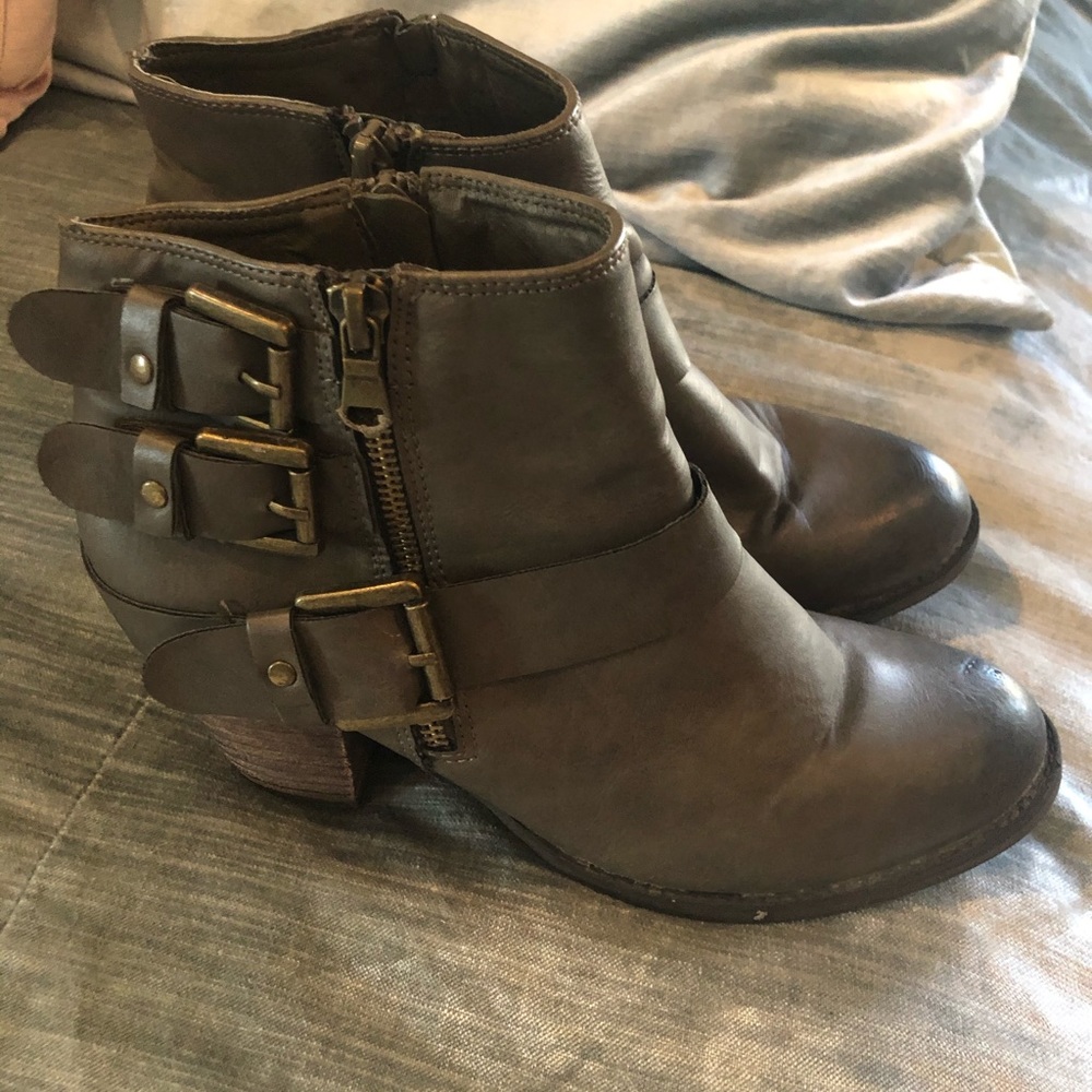 Grey booties w/ brass buckle & zip detail - size 8